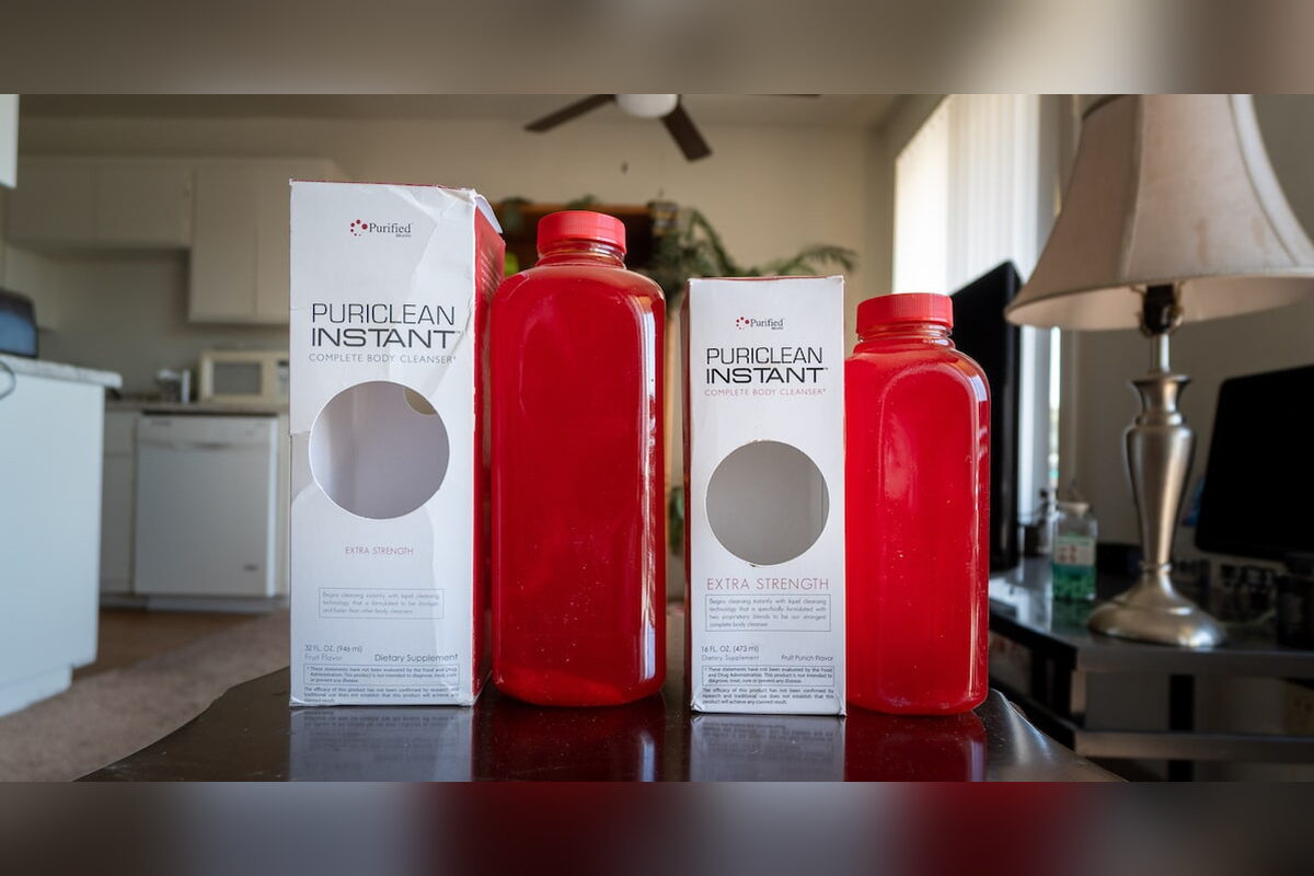 PuriClean Instant 16 oz and 32 oz boxes with their drink bottles