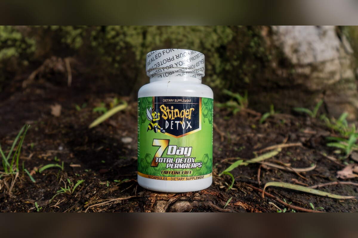 Bottle of Stinger 7 Day Detox Permacaps on the ground